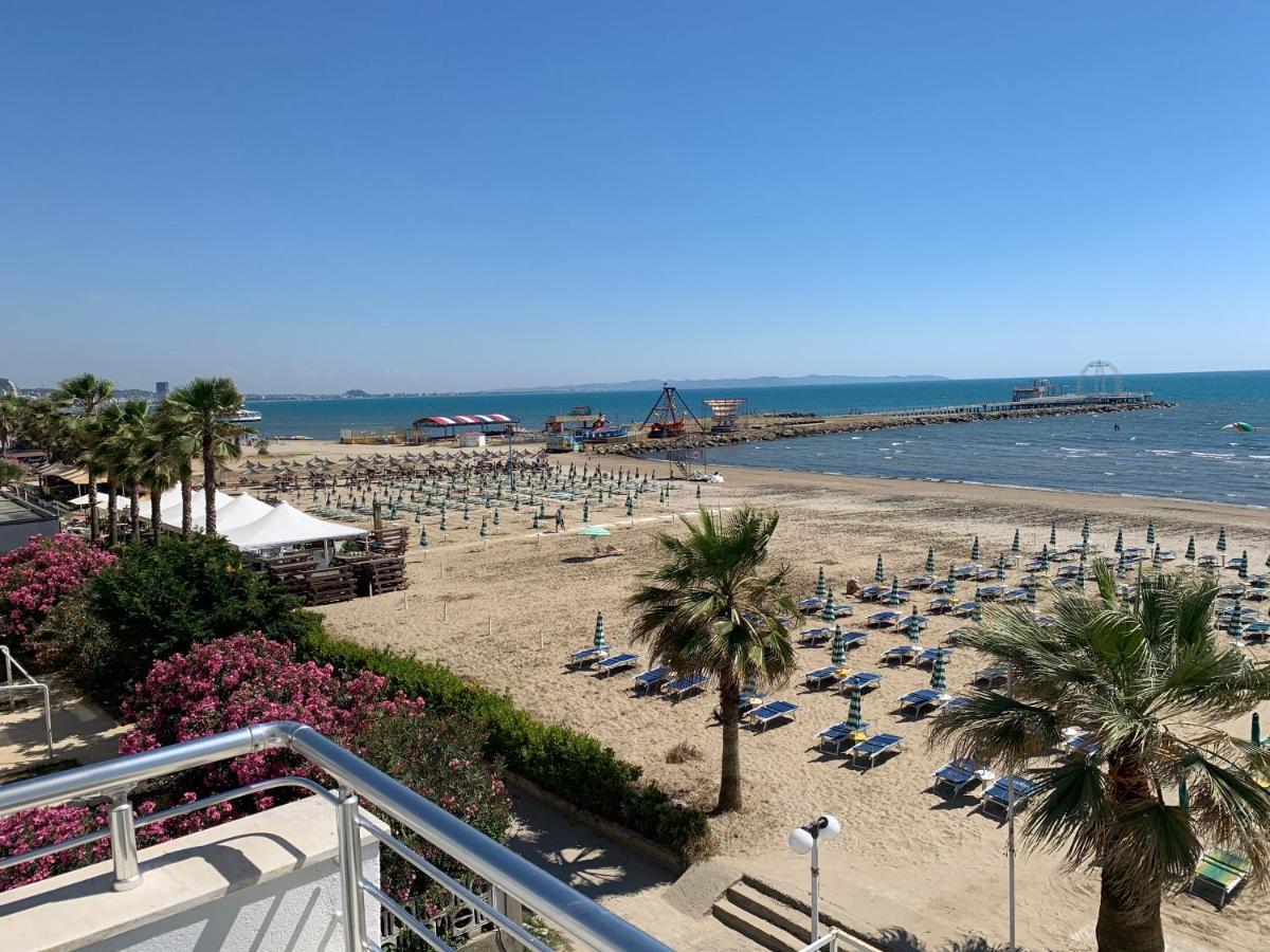 Wave Beachfront Apartments Δυρράχιο Εξωτερικό φωτογραφία