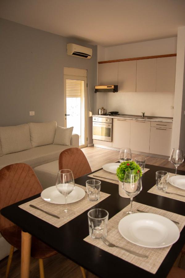Wave Beachfront Apartments Δυρράχιο Εξωτερικό φωτογραφία