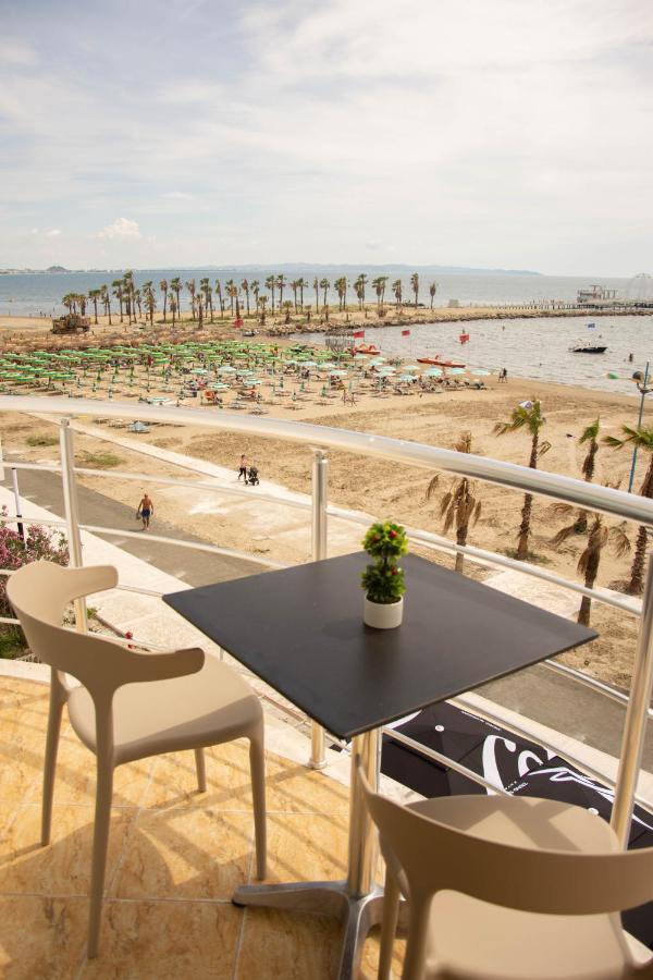 Wave Beachfront Apartments Δυρράχιο Εξωτερικό φωτογραφία