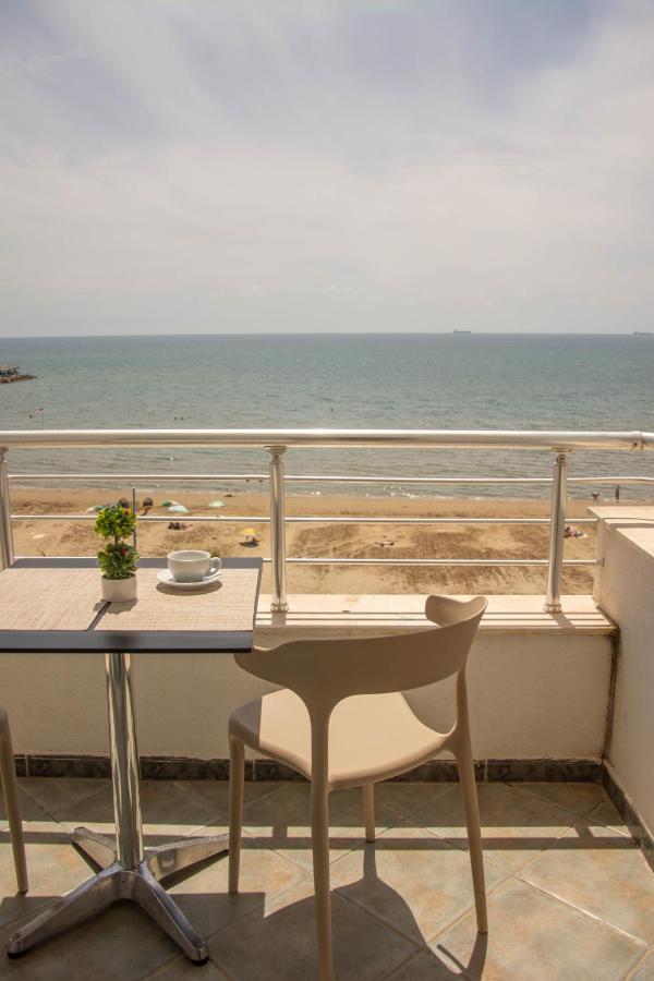 Wave Beachfront Apartments Δυρράχιο Εξωτερικό φωτογραφία
