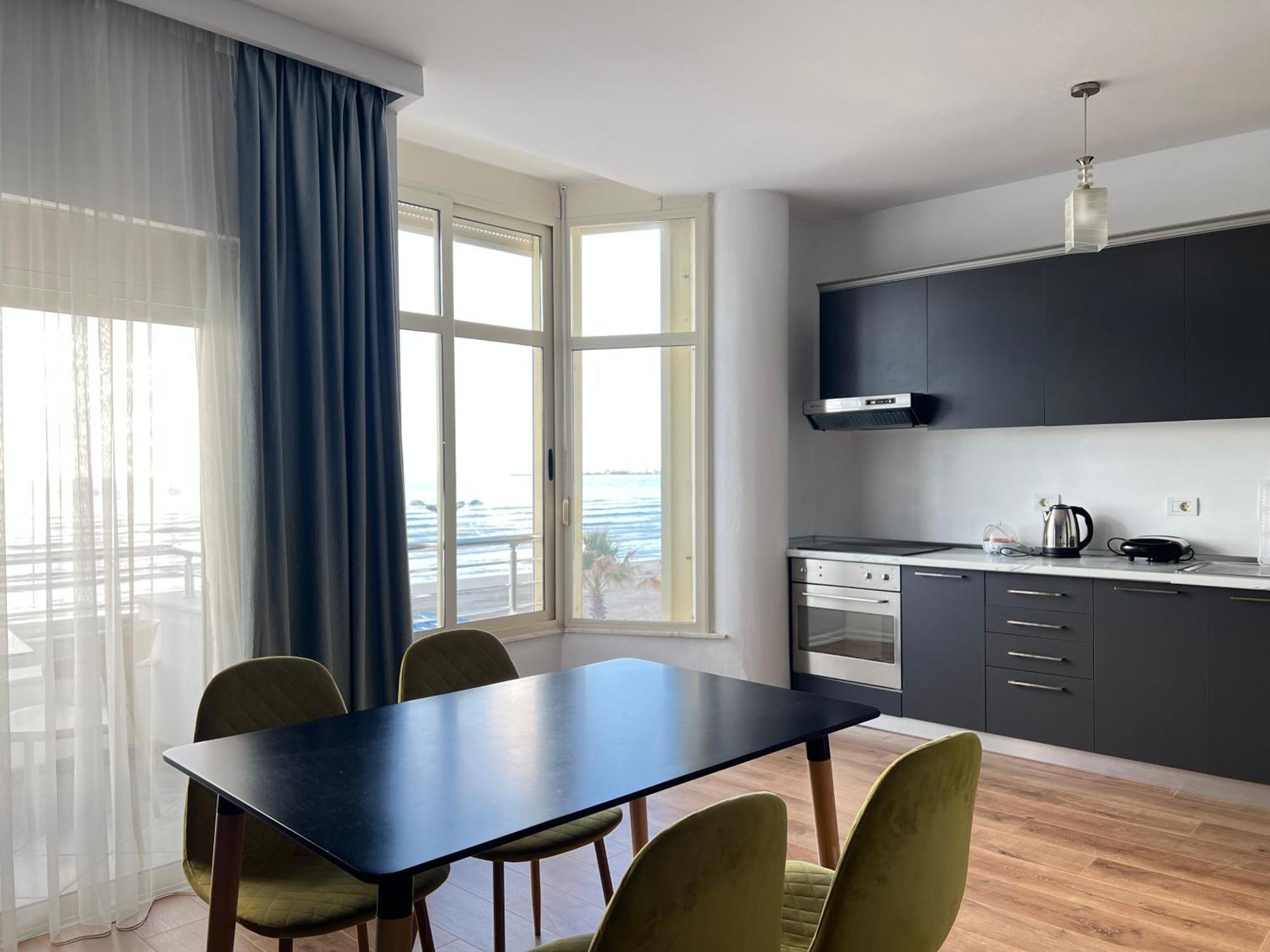 Wave Beachfront Apartments Δυρράχιο Εξωτερικό φωτογραφία