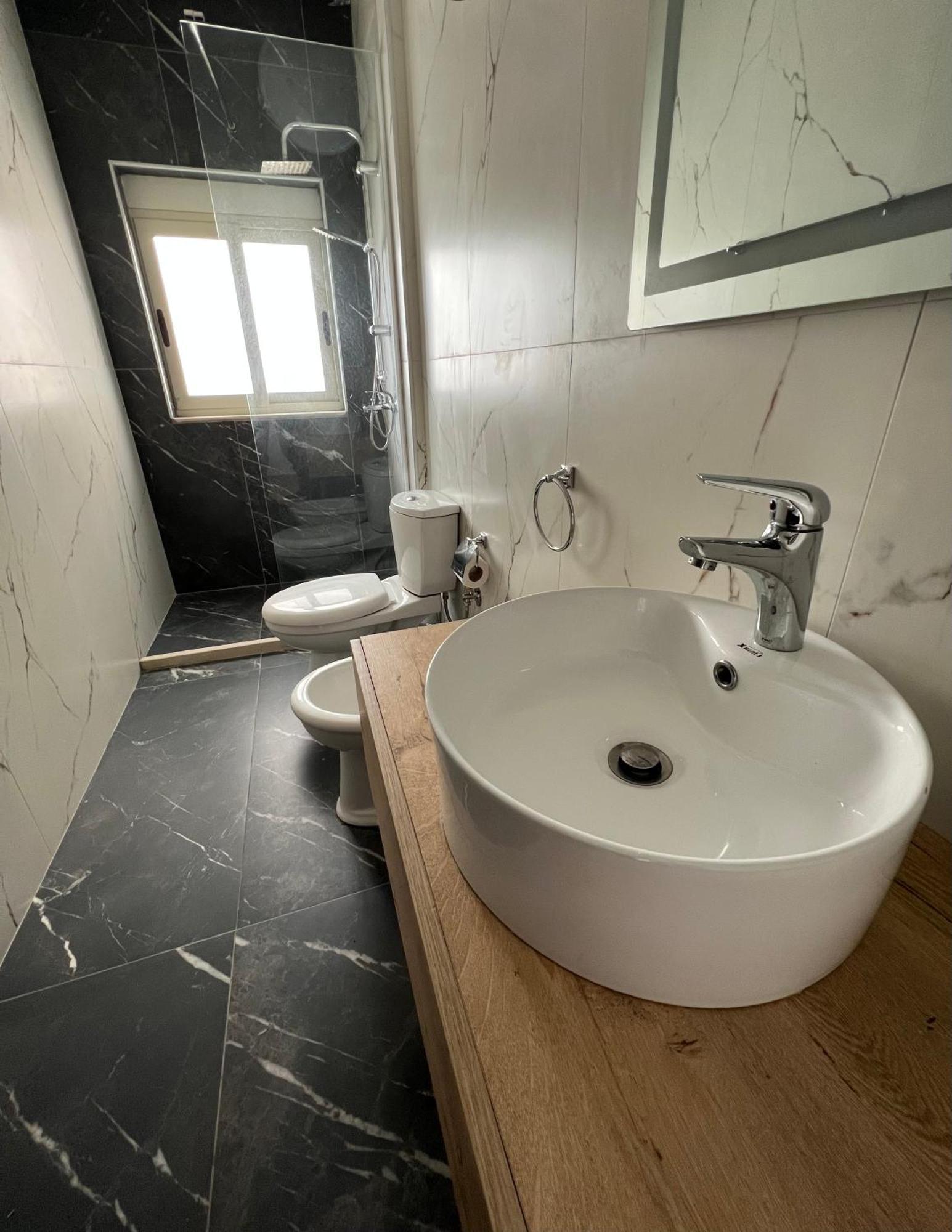 Wave Beachfront Apartments Δυρράχιο Εξωτερικό φωτογραφία
