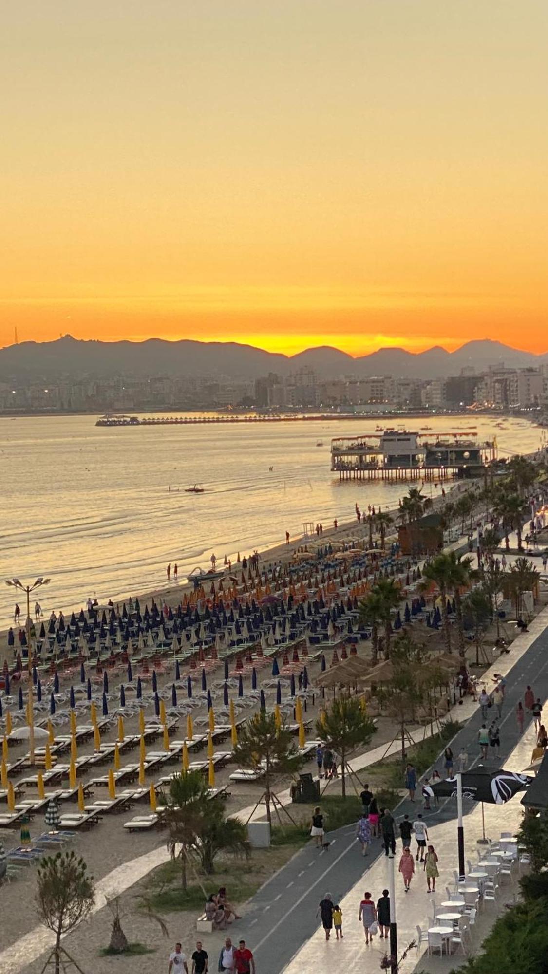Wave Beachfront Apartments Δυρράχιο Εξωτερικό φωτογραφία