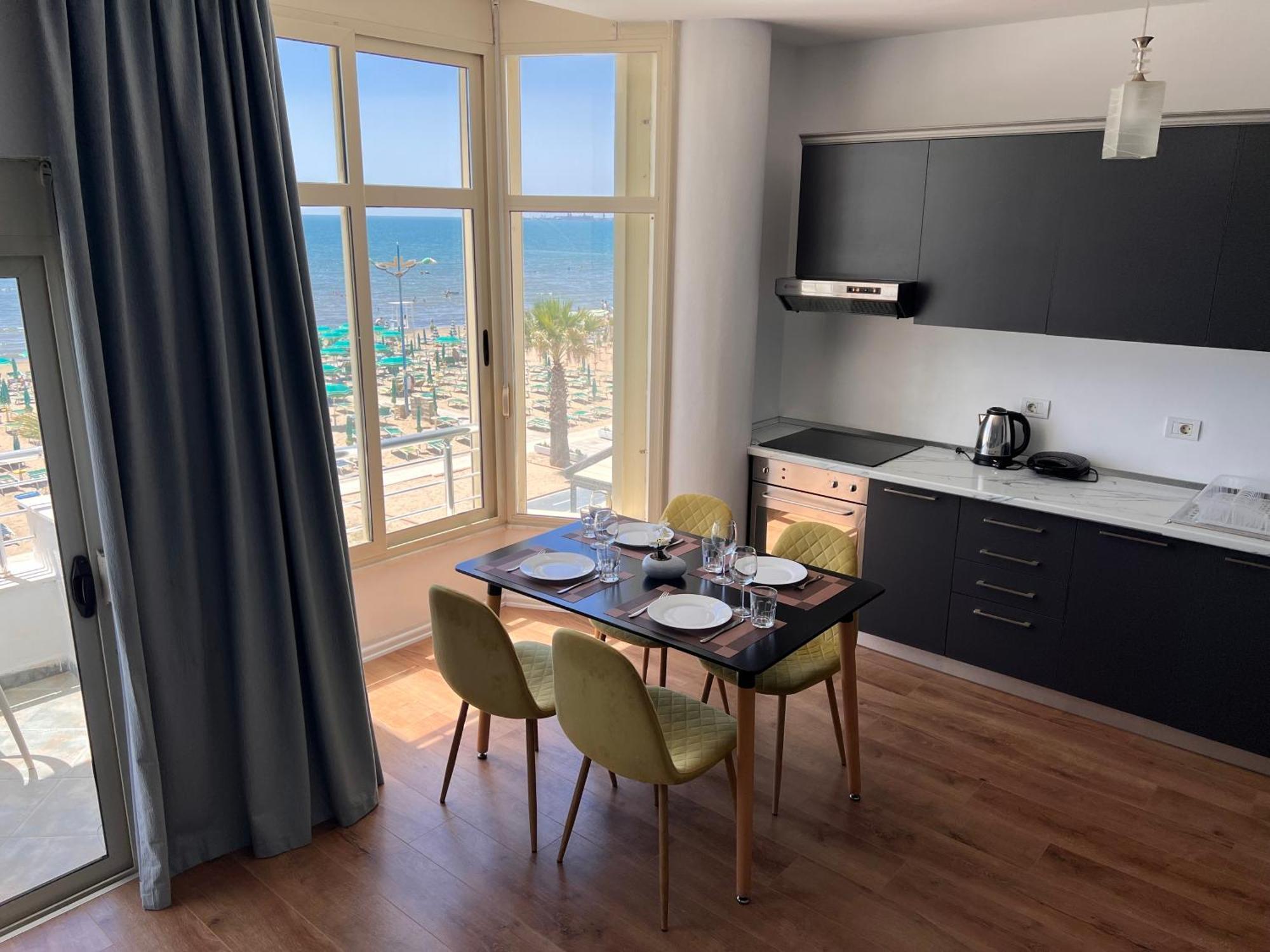 Wave Beachfront Apartments Δυρράχιο Εξωτερικό φωτογραφία
