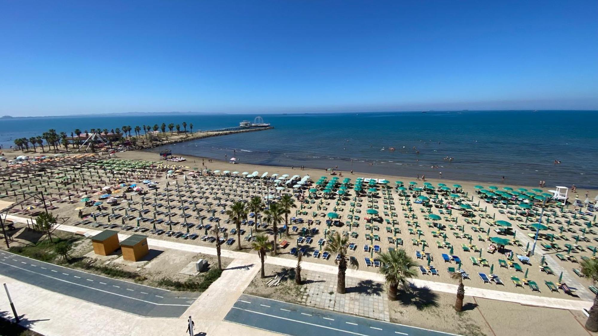 Wave Beachfront Apartments Δυρράχιο Εξωτερικό φωτογραφία