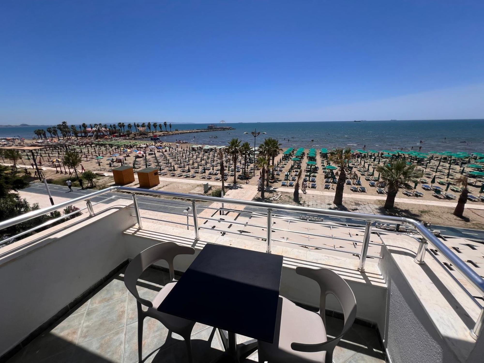 Wave Beachfront Apartments Δυρράχιο Εξωτερικό φωτογραφία