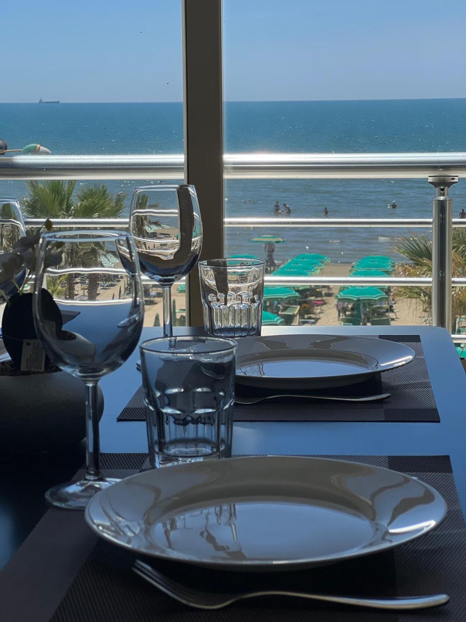 Wave Beachfront Apartments Δυρράχιο Εξωτερικό φωτογραφία
